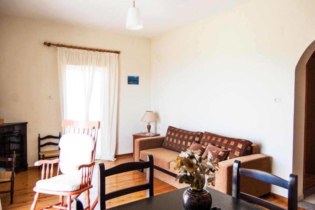 הימארה Janakis Apartments מראה חיצוני תמונה