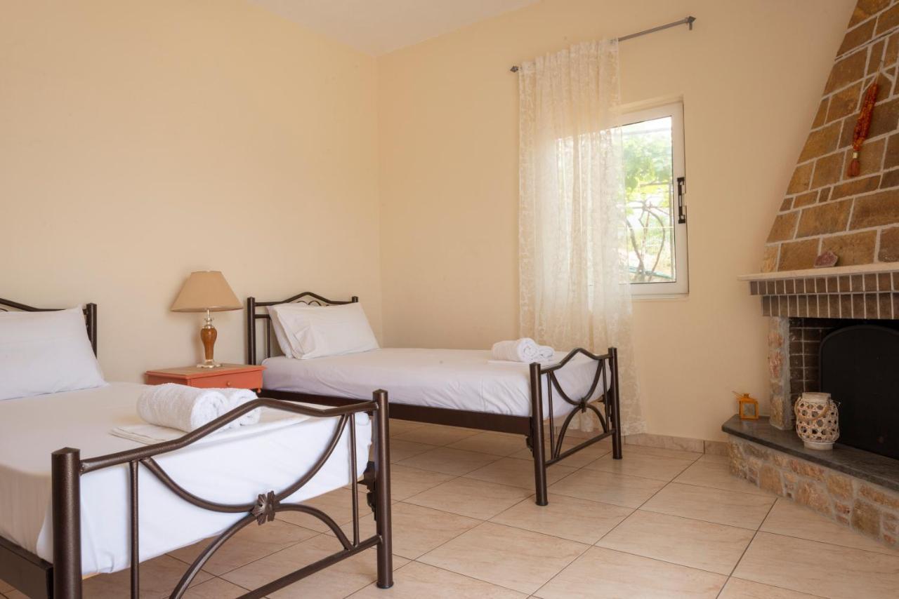 הימארה Janakis Apartments מראה חיצוני תמונה