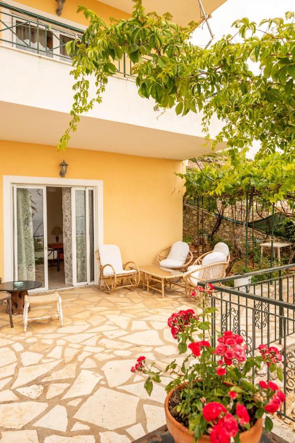 הימארה Janakis Apartments מראה חיצוני תמונה
