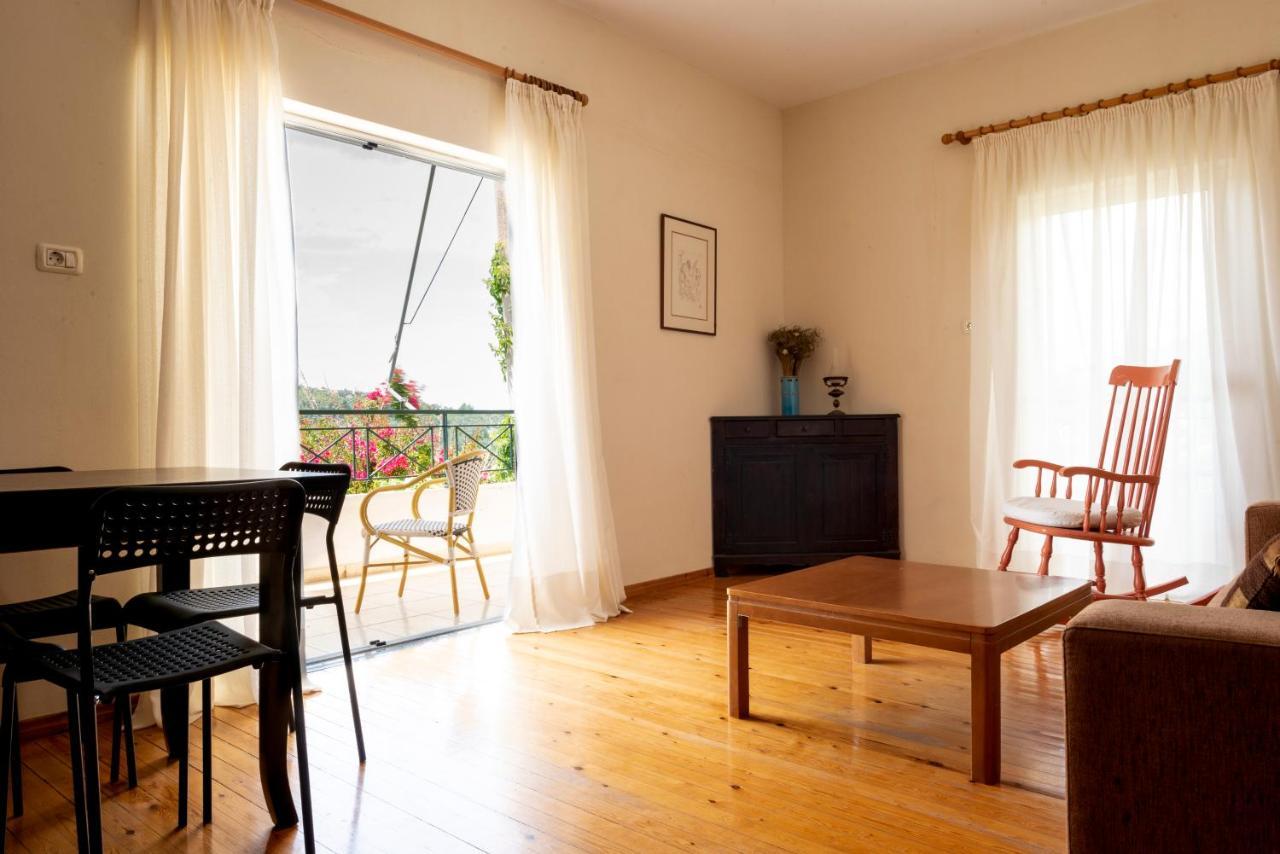 הימארה Janakis Apartments מראה חיצוני תמונה